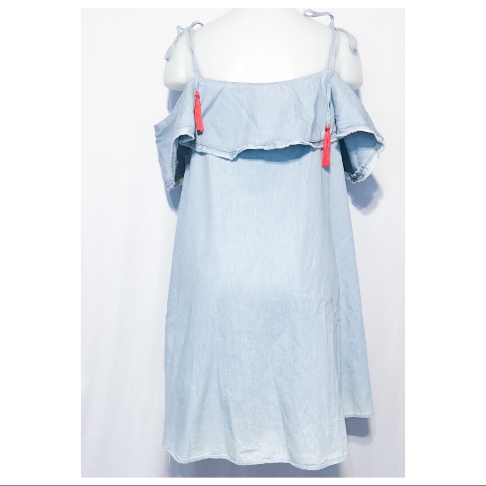 SOLD💥🆕Chambray Off Shoulder Full Skirt Dress - Picture 5 of 8